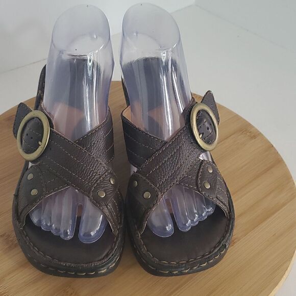 Born Brown Pebbled Leather Cross Strap Wedge Heel Sandals Buckle Size 7 W81086 - Picture 2 of 11